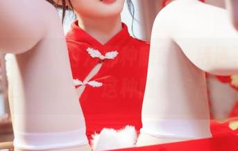 原图中，清水由乃那种随意，精选了女友，而且我在想，这种随性有点意思。