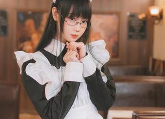 更新：看焖焖碳的新女仆COS，真有点撩人，又让我想歪了！