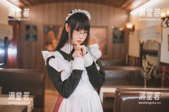 更新：看焖焖碳的新女仆COS，真有点撩人，又让我想歪了！
