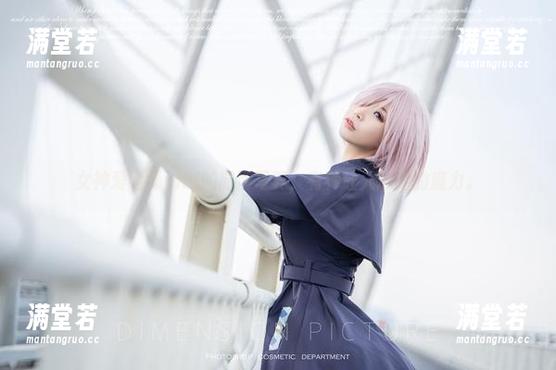女神爱老师phd的高清写真，有种让人心痒的魔力。