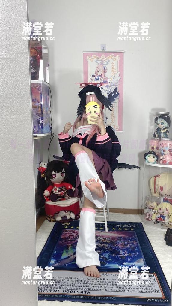 白栎Shirly 每一张白栎Shirly的珂莱塔照片都像是小世界,等着我慢慢品味去发现。