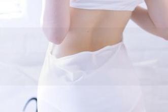 全套内衣下的白露Bululu：人生就像这写真，不能太过认真！