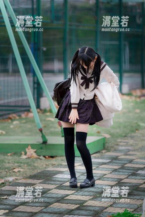 分享神乐坂真冬的男爵夫人写真集，质感好到让人吃惊
