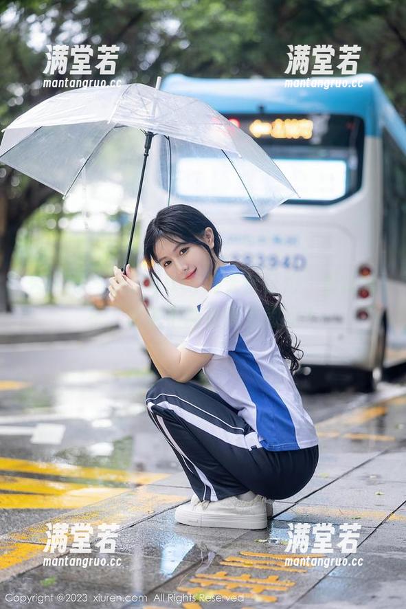 秀人网 - 小夕Kitty的天台狂想：最新分享，谁说不能在高处撒娇？