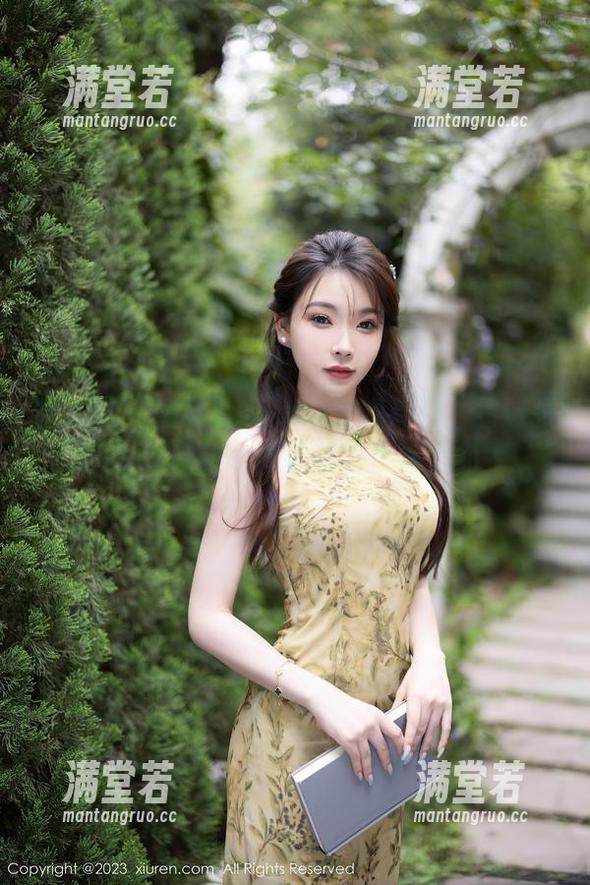 秀人网 - 杨晨晨sugar空姐系列：看这张图像，她是如何优雅丧失重力的？