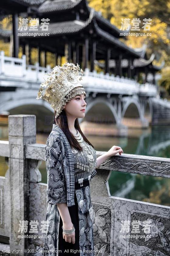 秀人网-果儿victoria 秀人网 - 图库更新:果儿victoria的短裤作品这次带了点什么新鲜感?