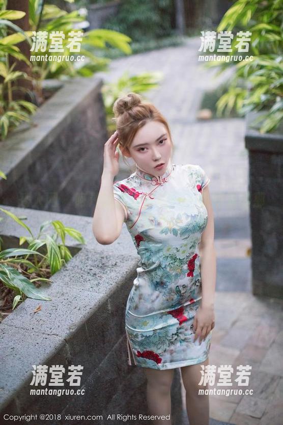 秀人网-阿汁 秀人网 - 阿汁的居家冒险——原图里的那一抹随性