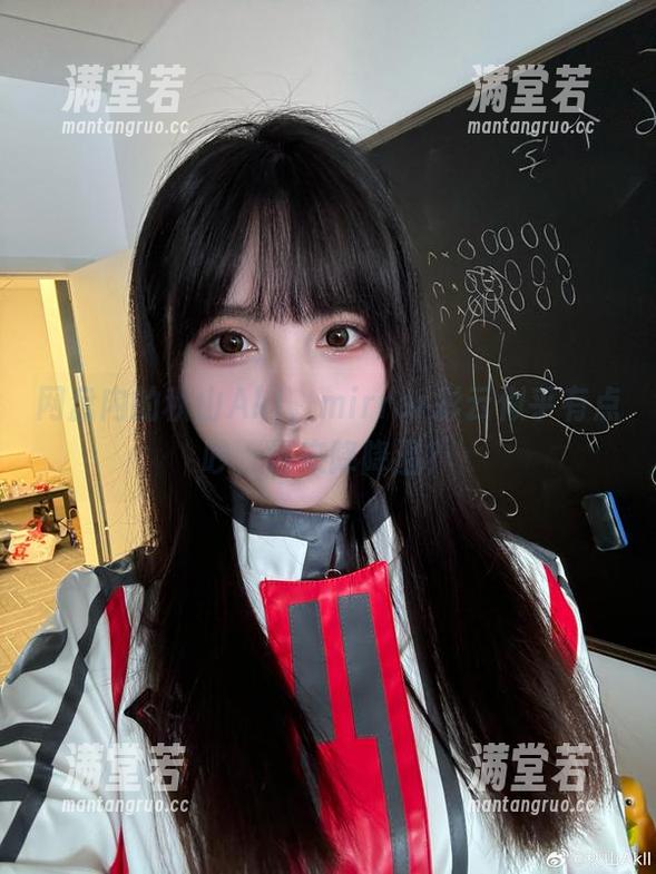 网盘内的秋山AkI，mirror彩云似乎有点吵，谁来降降温？