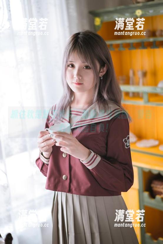 抓住秋楚楚不秃头，最新清纯美图，警告：心动风险自负！