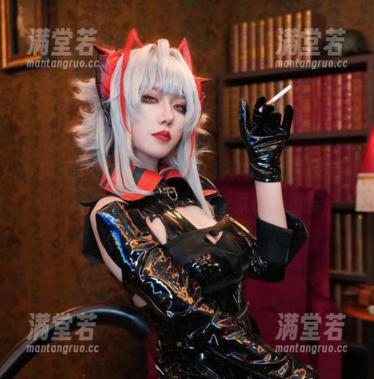 就算无圣光也挡不住绞肉姬的魔力，艾莲·乔的写真真的是…我很想藏在衣柜里！