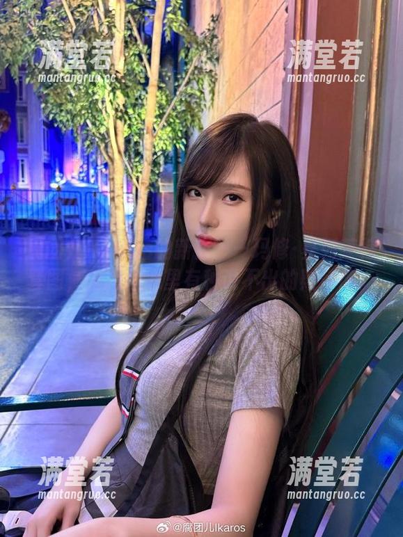 腐团儿Ikaros的新作——玛修·基列莱特套图，暗暗地心里有种说不出的期待感。