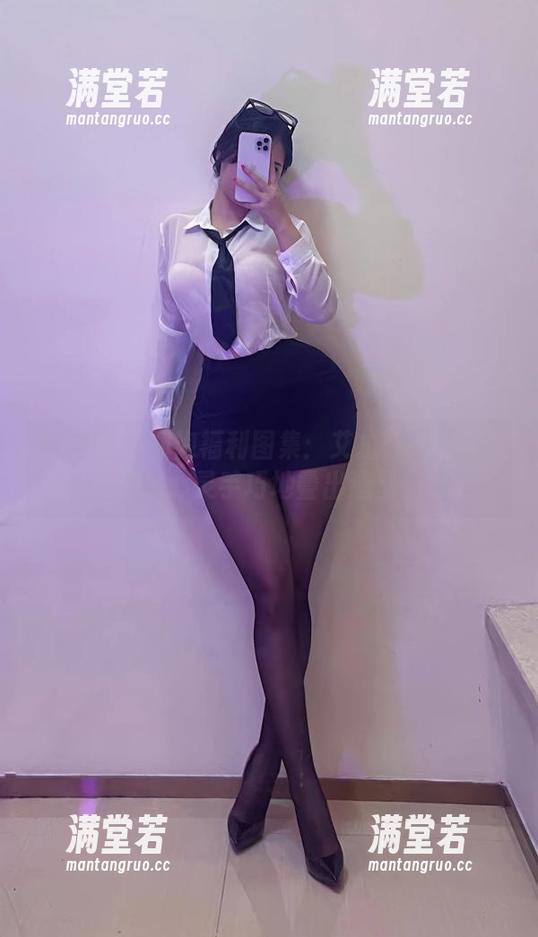 微密圈 - 旗袍福利图集：艾拉·isla展示如何心灵手巧地叠出造型！