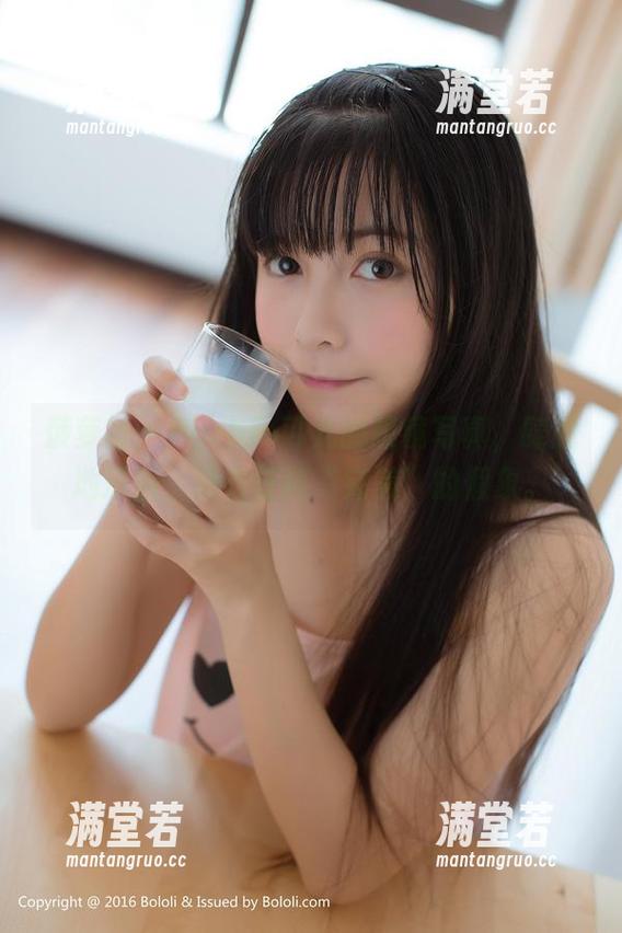 菠萝社 - Barbie可儿的眼镜写真，肆意地流泪，没有任何“完美”的假象。
