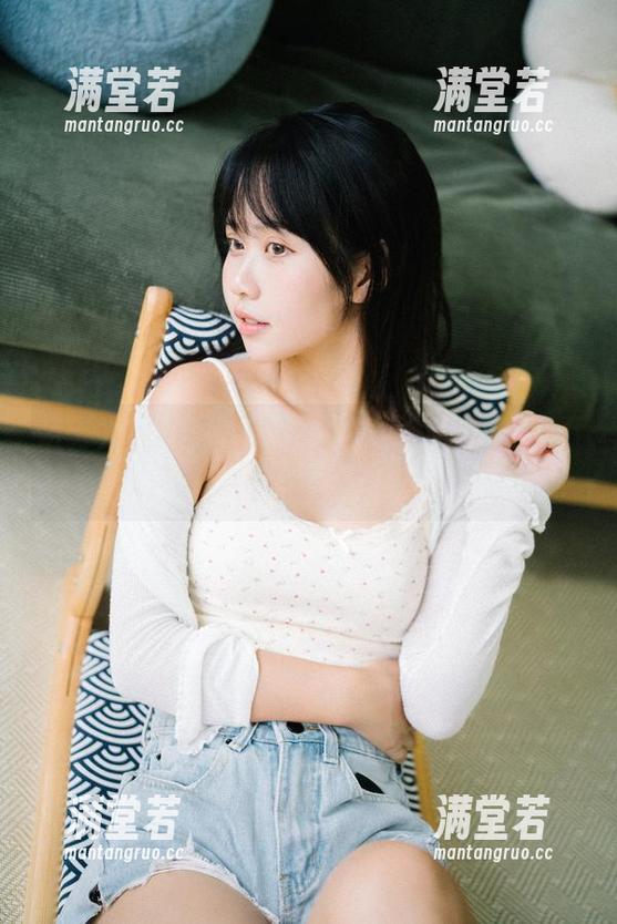 萌芽儿o0的美图合集，瓶儿的姿态让我不得不想多了