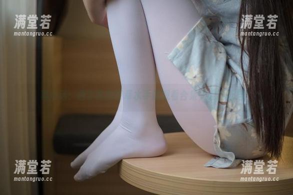 真心话：西尔酱的青草水手服观看合集，谁能抵挡？