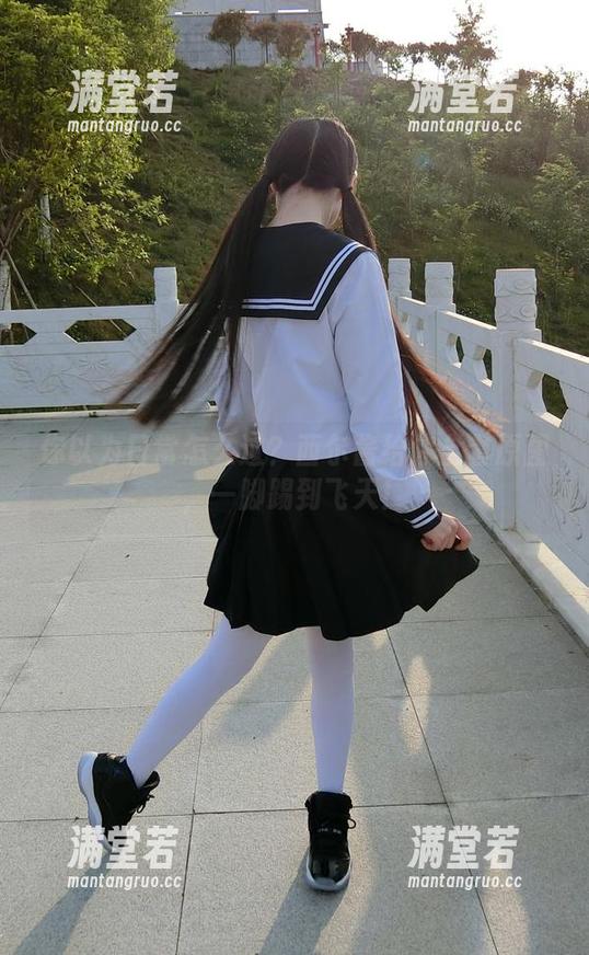 你以为日常怎么过？西尔酱给你全套原图，一脚踢到飞天！