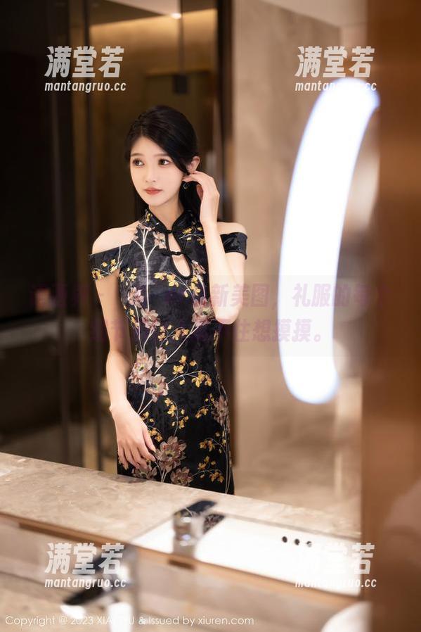 语画界-玥儿玥er 语画界 - 玥儿玥er最新美图,礼服的每个细节都让人忍不住想摸摸。